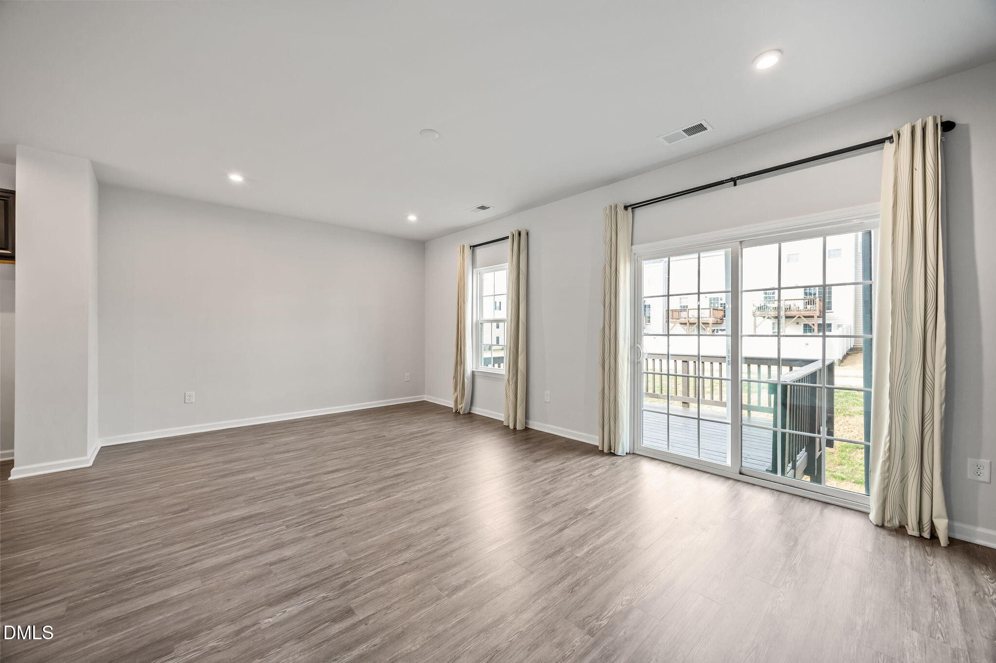 325 Amber Acorn Avenue Raleigh, NC 27603 - Photo 11 of 46 Family Room
