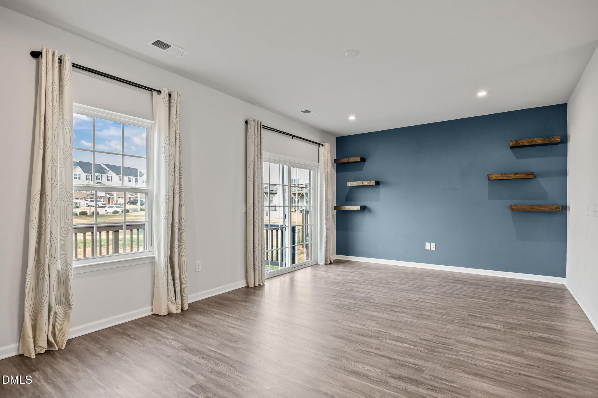 325 Amber Acorn Avenue Raleigh, NC 27603 - Photo 12 of 46 Family Room