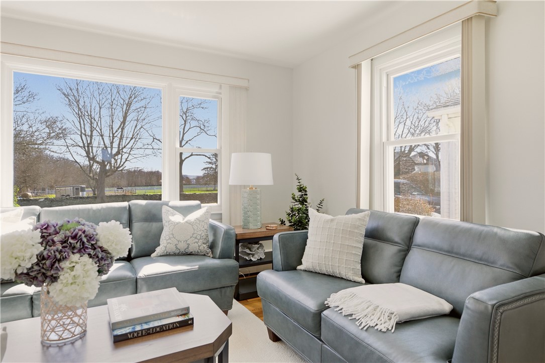 415 Wapping Road Portsmouth, RI 02871 - Photo 8 of 43