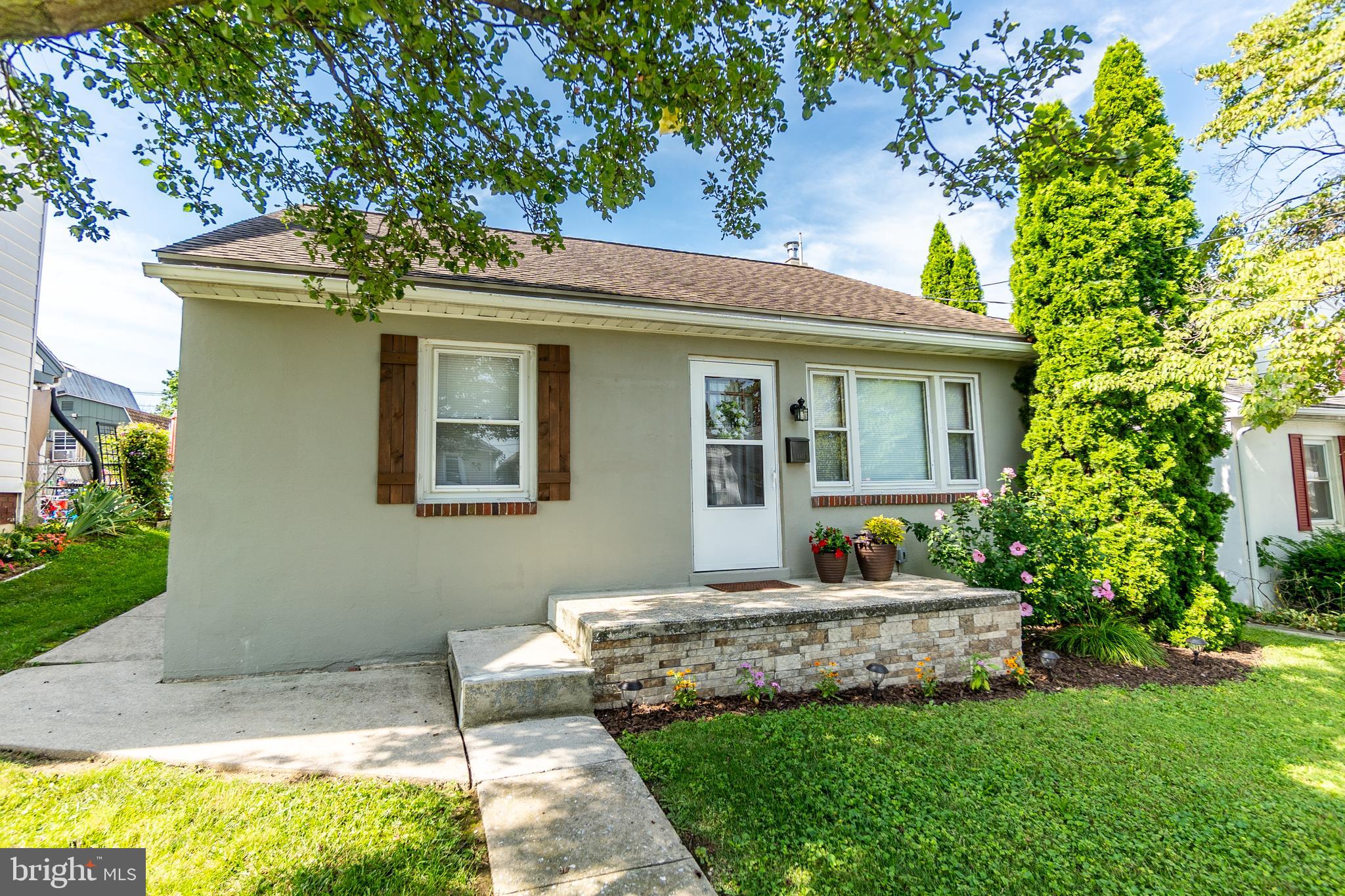 525 Locust Street Hanover, PA 17331 - Photo 1 of 34 Gallery Image 1