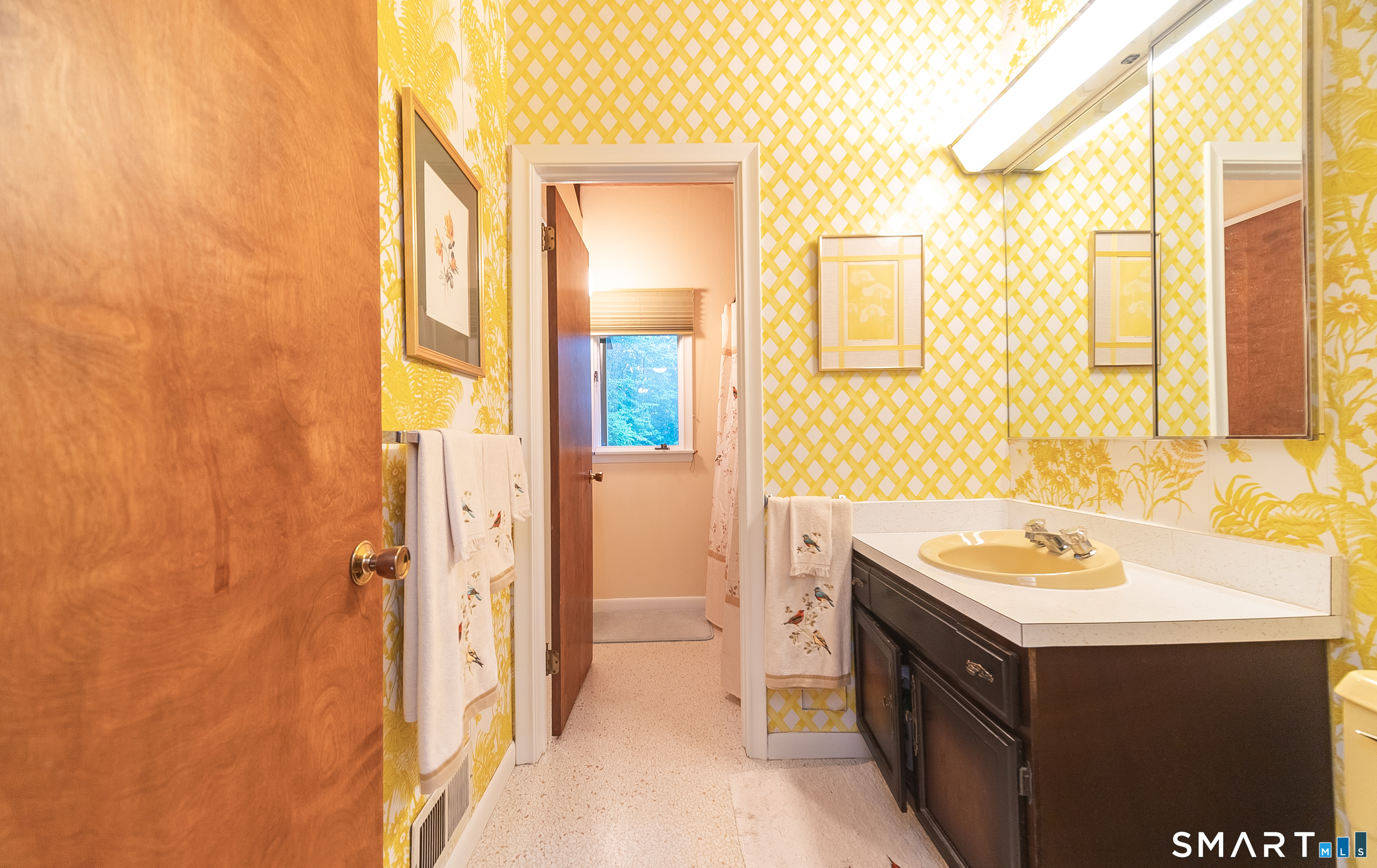 820 Killingworth Road Haddam, CT 06441 - Photo 26 of 36 Main bathroom open to shared shower