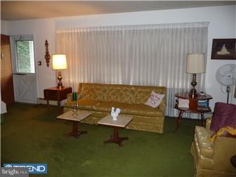26 Jollybrook Road Levittown, PA 19056 - Photo 3 of 12 Living Room