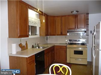 26 Jollybrook Road Levittown, PA 19056 - Photo 4 of 12 Kitchen