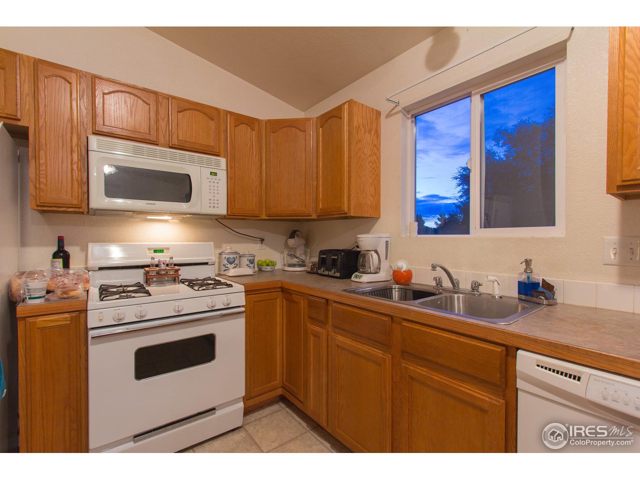 217 East 21st Street Road Greeley, CO 80631 - Photo 17 of 25