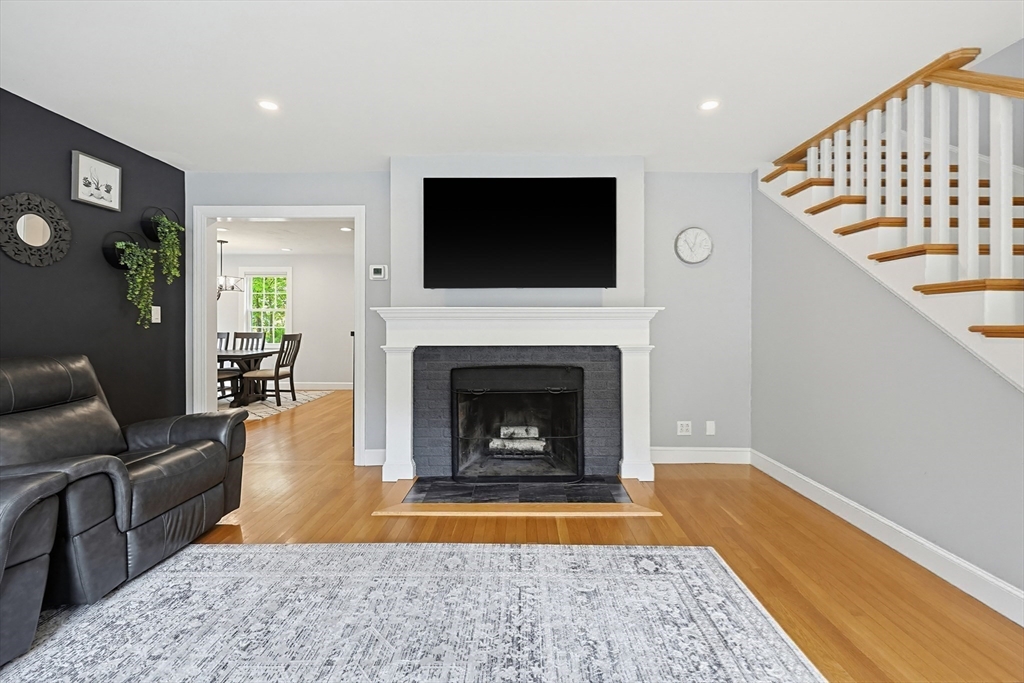 424 Dedham Street Wrentham, MA 02093 - Photo 19 of 40