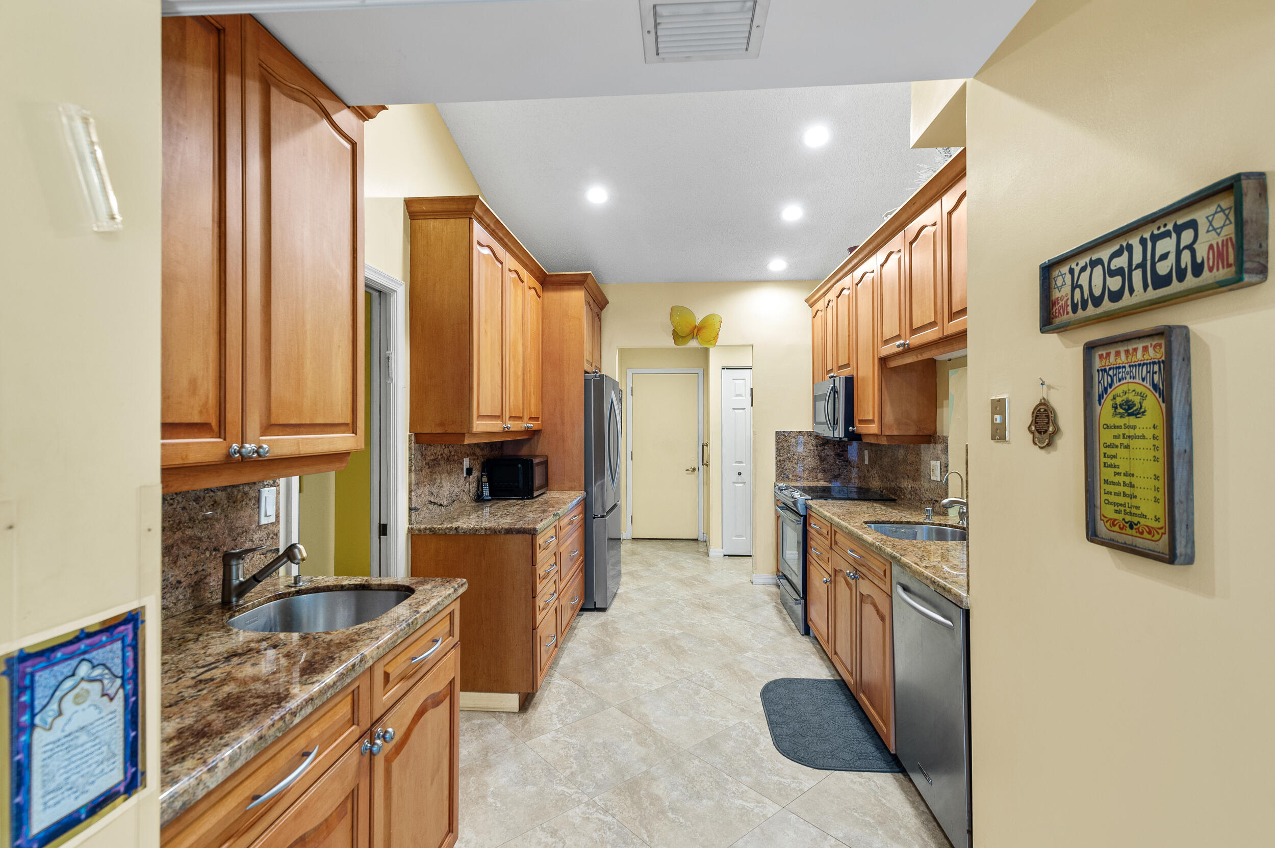 7914 Palacio Del Mar Drive Boca Raton, FL 33433 - Photo 12 of 21 Kitchen