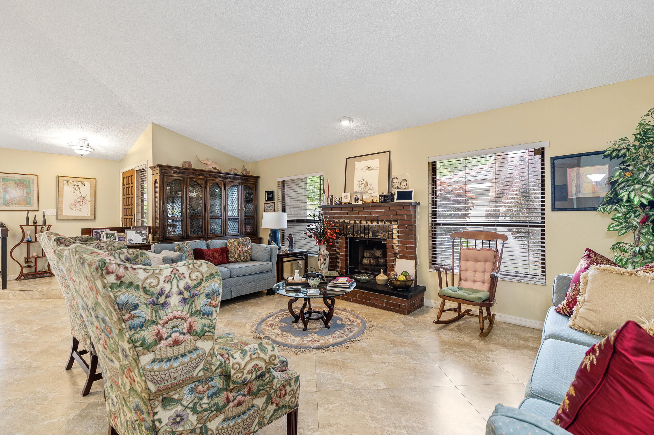 7914 Palacio Del Mar Drive Boca Raton, FL 33433 - Photo 9 of 21 Living room