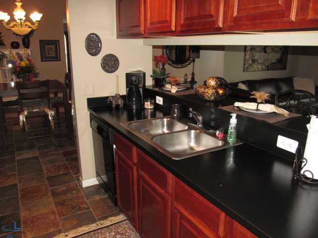 20624 Dunham Road, Unit 7 Clinton Township, MI 48038 - Photo 8 of 24 31115649-7.JPG