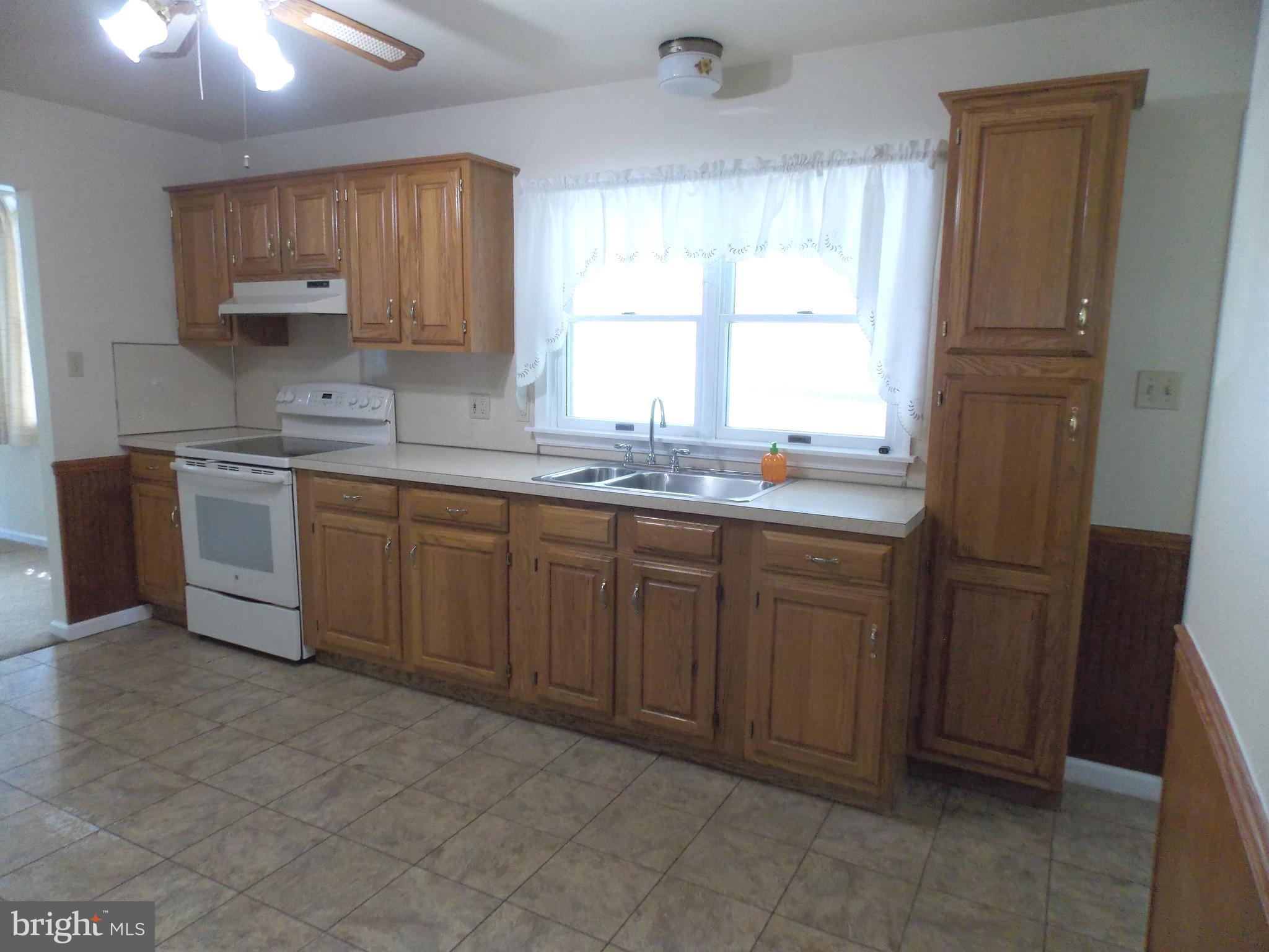 1069 Riverside Drive Pottstown, PA 19465 - Photo 9 of 16 Gallery Image 9