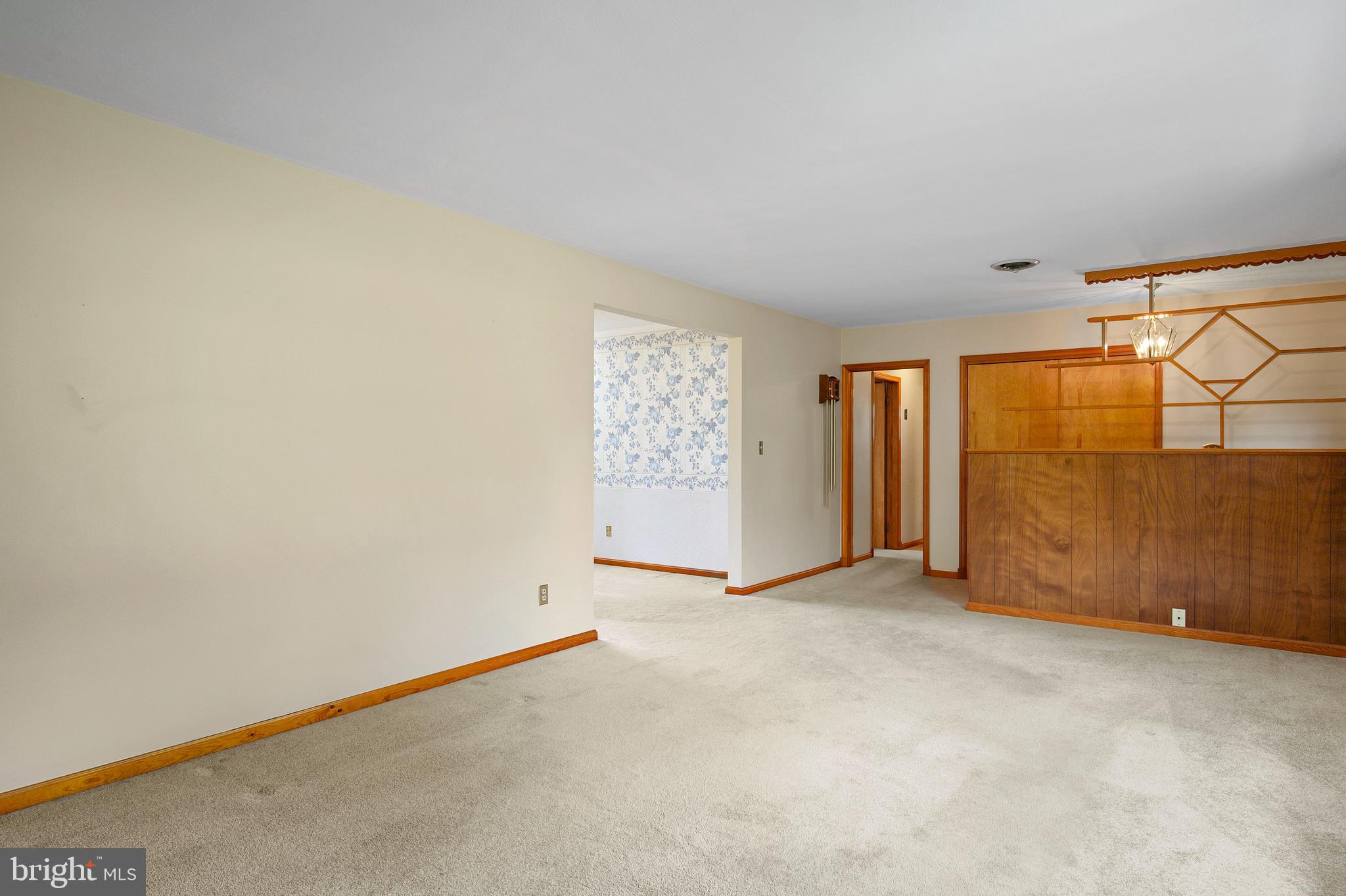 2530 McKenzie Road Ellicott City, MD 21042 - Photo 7 of 40 Living Room (alt view)