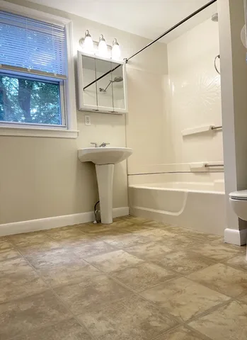 $2,300 | 20 Boylston Street, Unit 4, Lowell, MA 01852