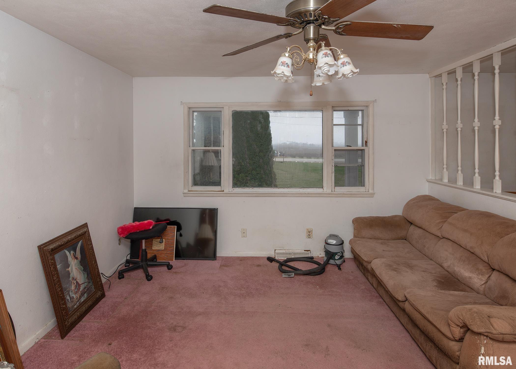 9100 North Liberty Road Walcott, IA 52773 - Photo 11 of 31 Gallery Image 11