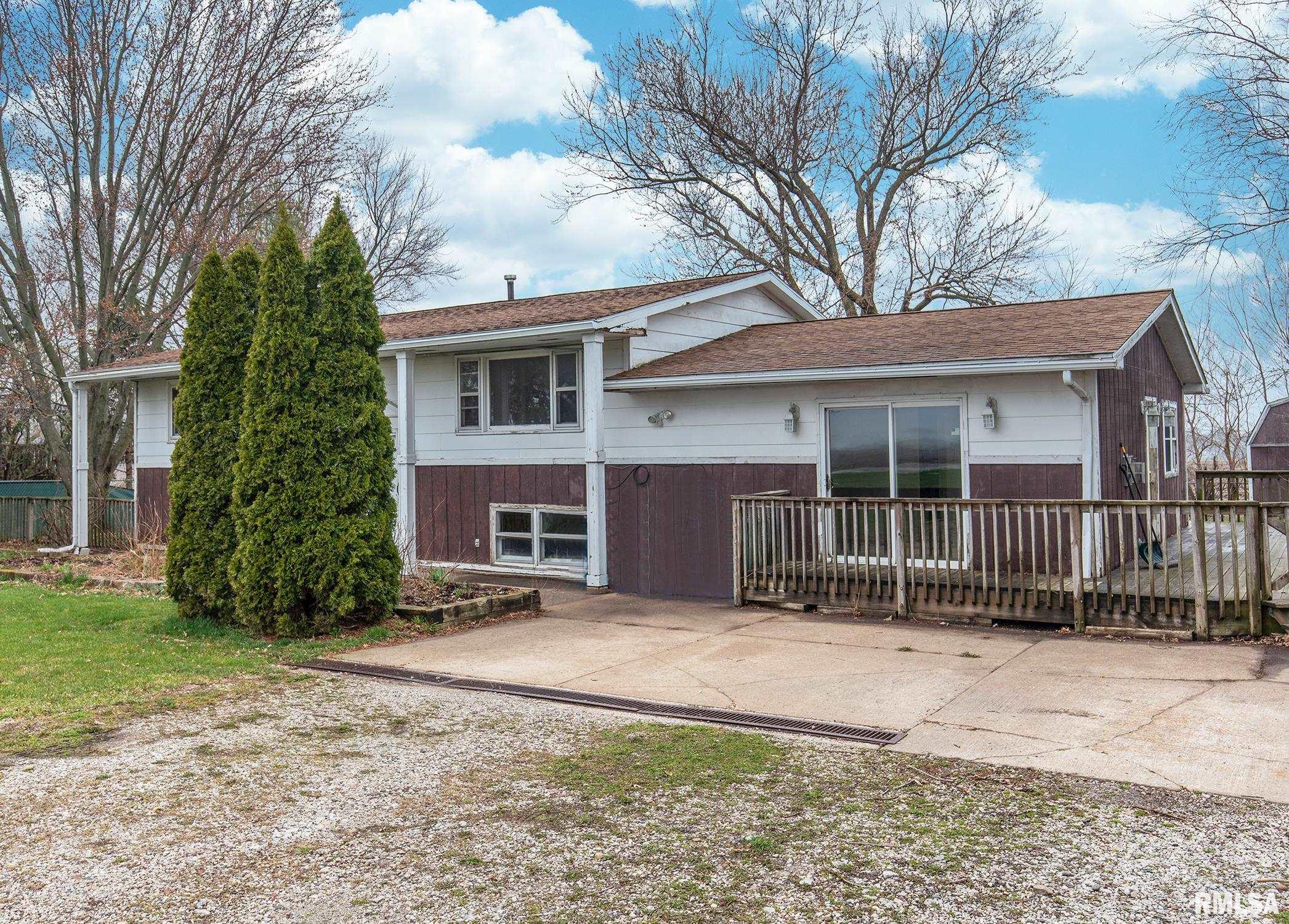 9100 North Liberty Road Walcott, IA 52773 - Photo 2 of 31 Gallery Image 2
