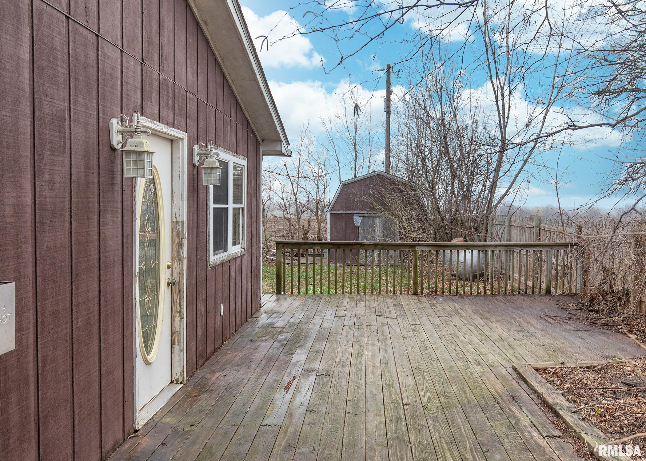 9100 North Liberty Road Walcott, IA 52773 - Photo 5 of 31 Gallery Image 5