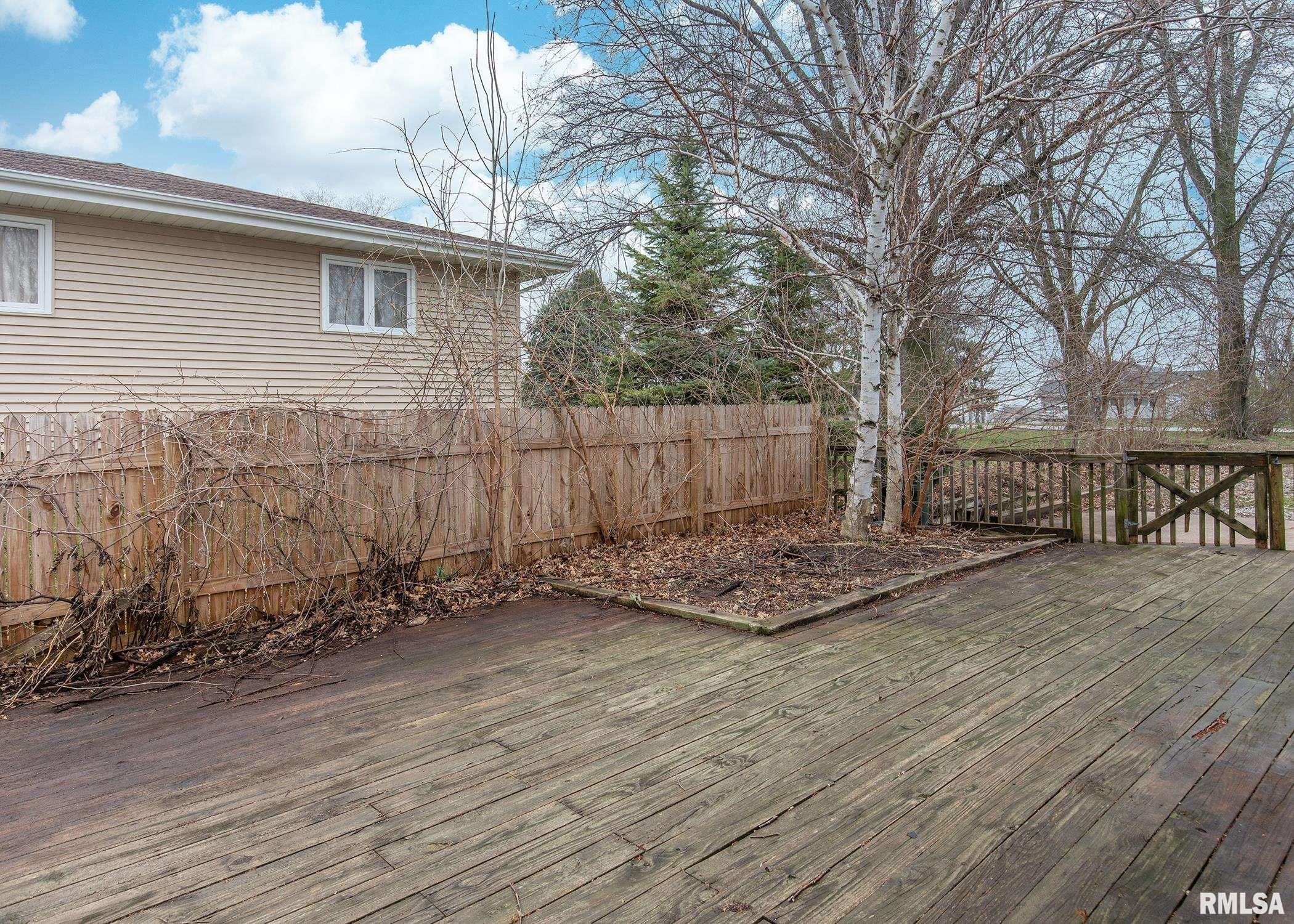 9100 North Liberty Road Walcott, IA 52773 - Photo 6 of 31 Gallery Image 6