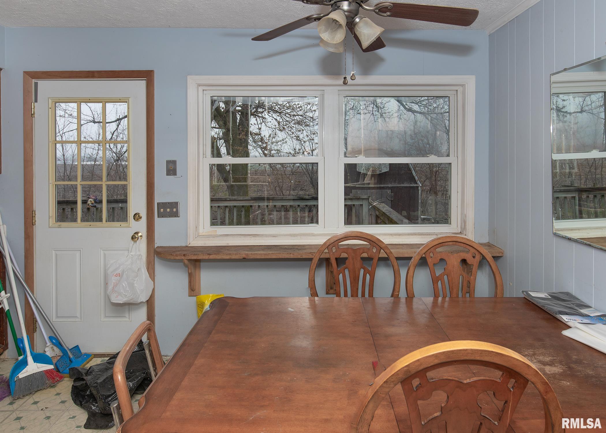 9100 North Liberty Road Walcott, IA 52773 - Photo 10 of 31 Gallery Image 10