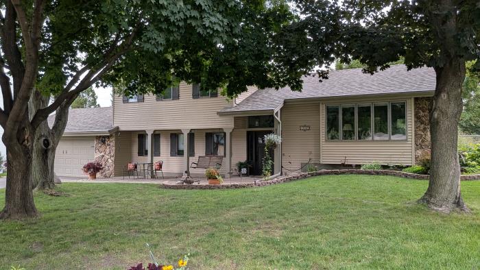 1840 Twin Cir Drive Mendota Heights, MN 55118 - Photo 1 of 23