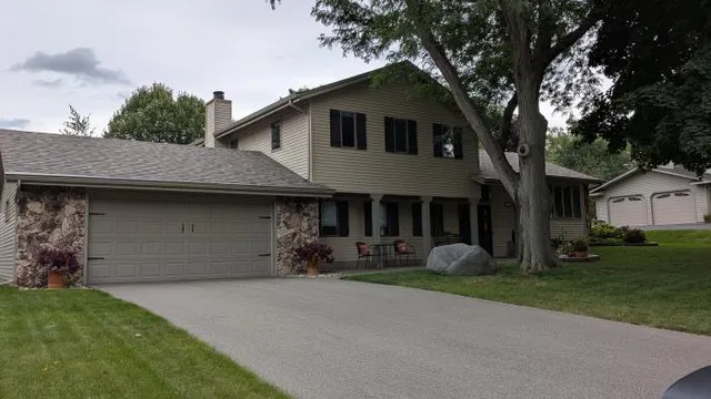 $599,777 | 1840 Twin Cir Drive, Mendota Heights, MN 55118