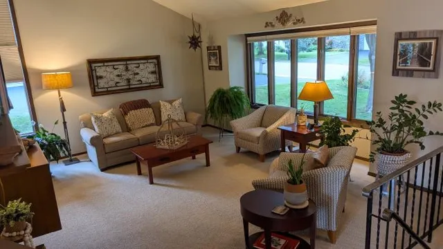 $599,777 | 1840 Twin Cir Drive, Mendota Heights, MN 55118