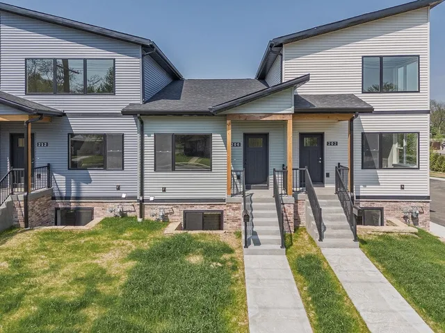 $269,900 | 206 South Dewey, Reedsburg, WI 53959