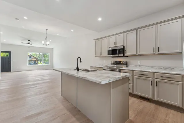 $269,900 | 206 South Dewey, Reedsburg, WI 53959