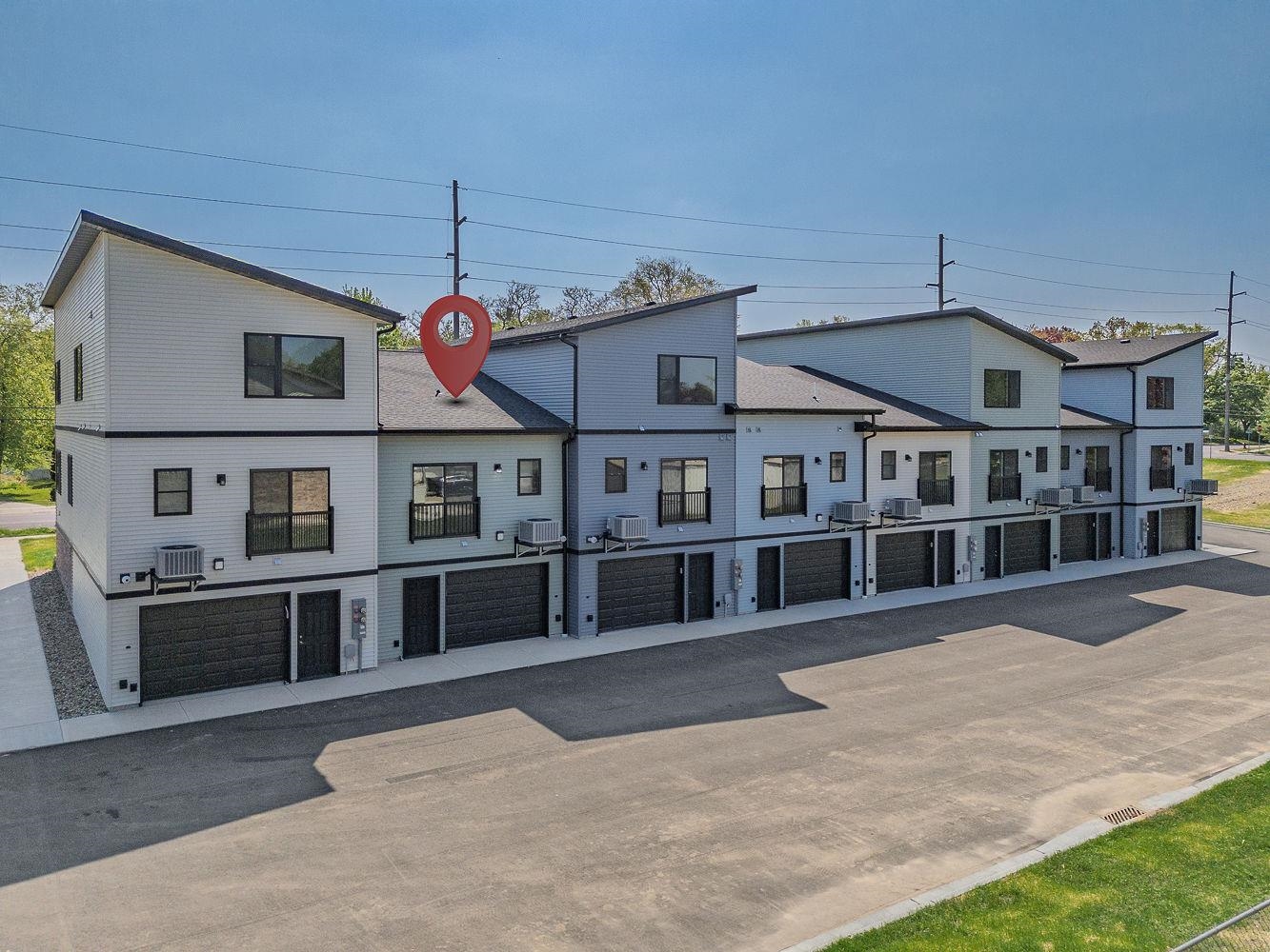 206 South Dewey Reedsburg, WI 53959 - Photo 3 of 31