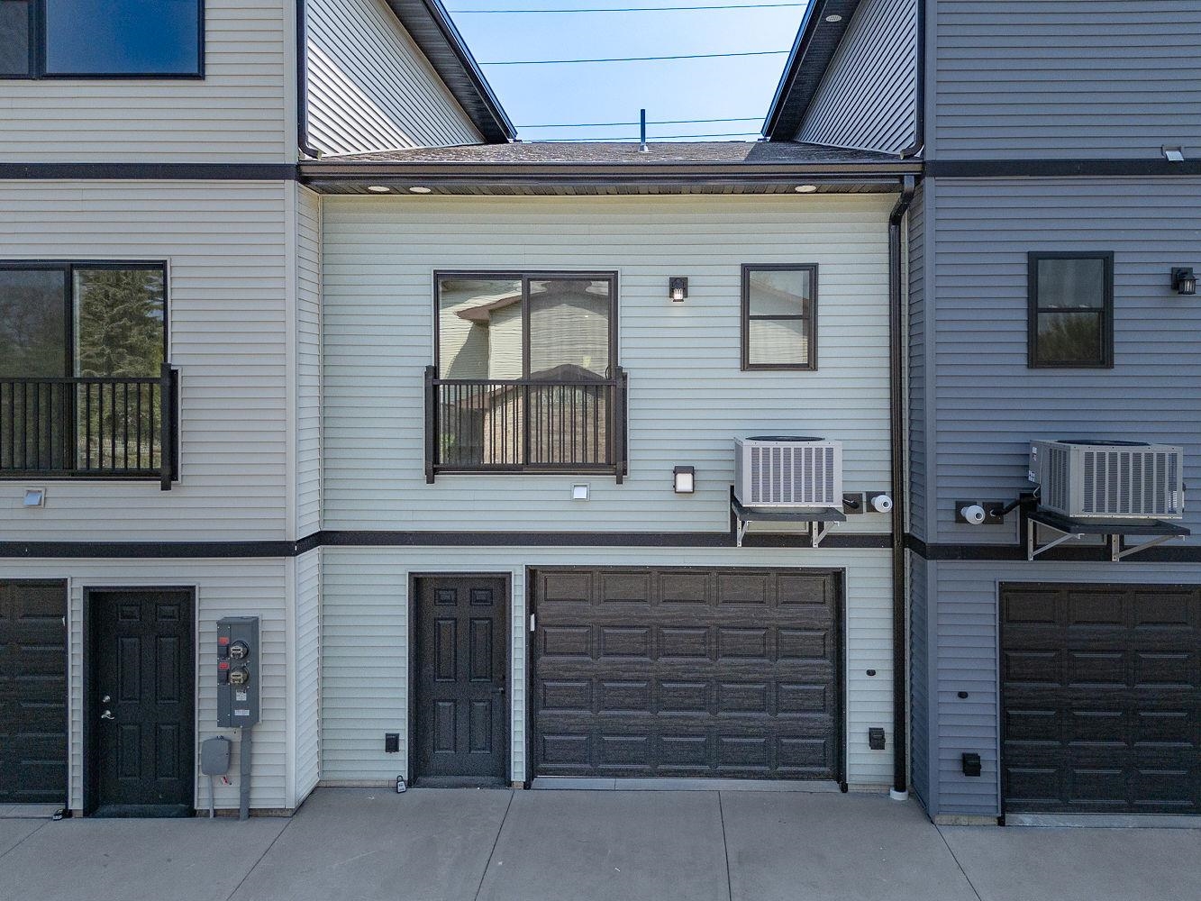 206 South Dewey Reedsburg, WI 53959 - Photo 4 of 31