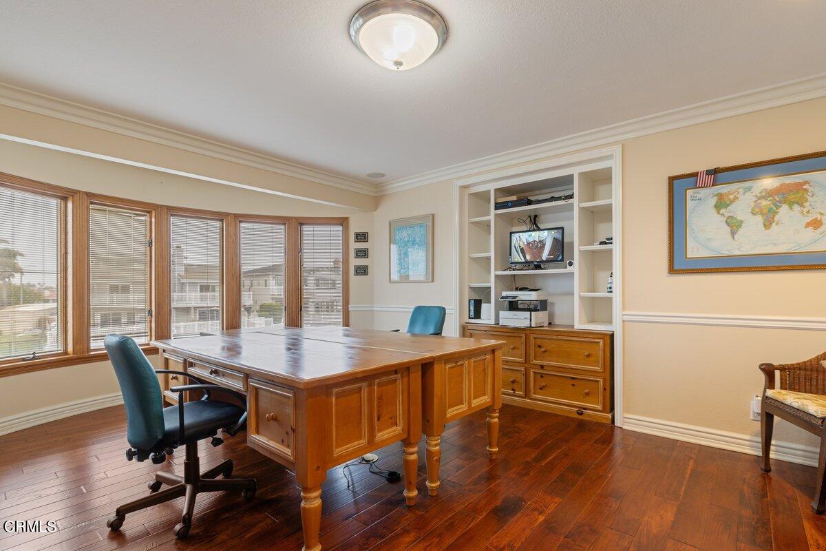2131 Ravoli Drive Oxnard, CA 93035 - Photo 7 of 43 a dining room with furniture and wooden floor