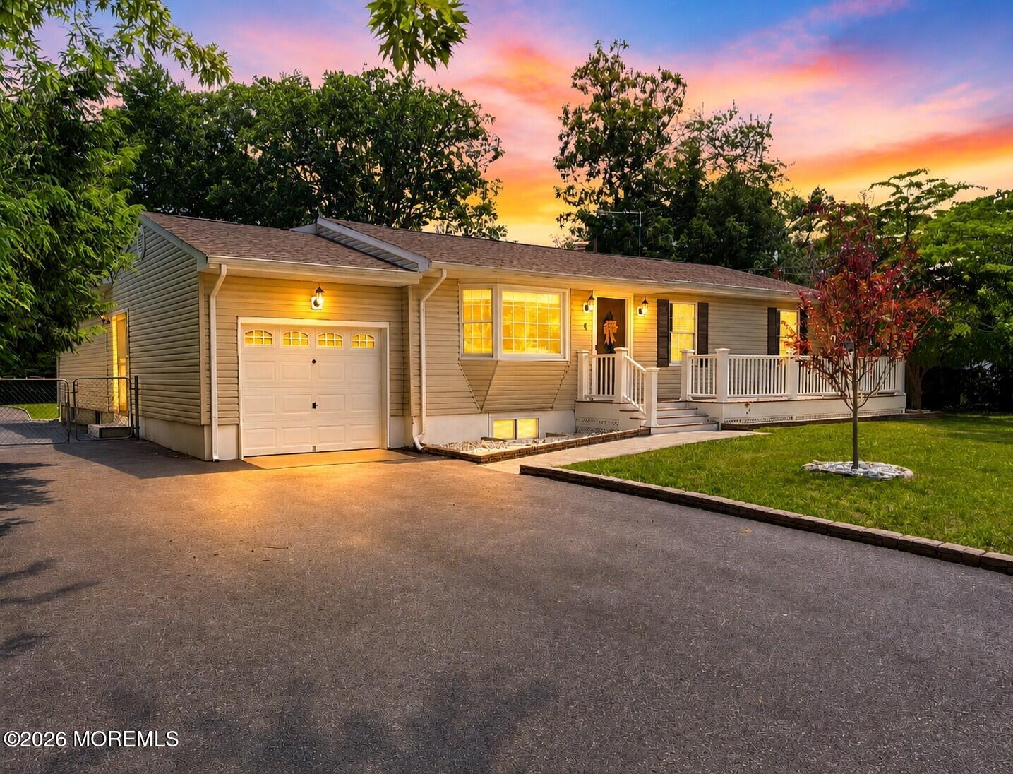 4 Glen Road Howell, NJ 07731 - Photo 4 of 48 21706