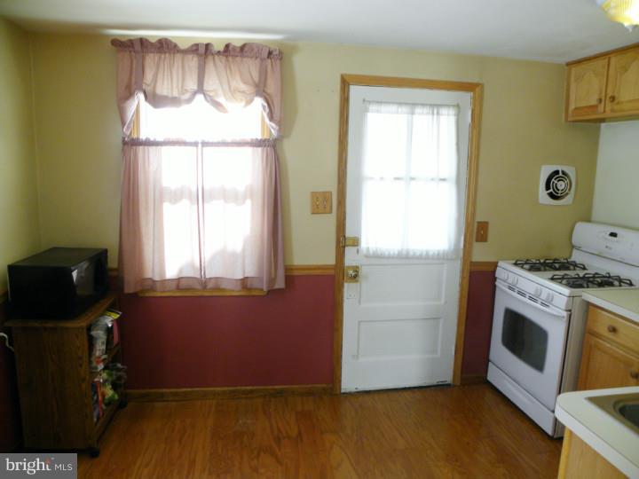 224 Dallas Road Willow Grove, PA 19090 - Photo 8 of 15 Gallery Image 8