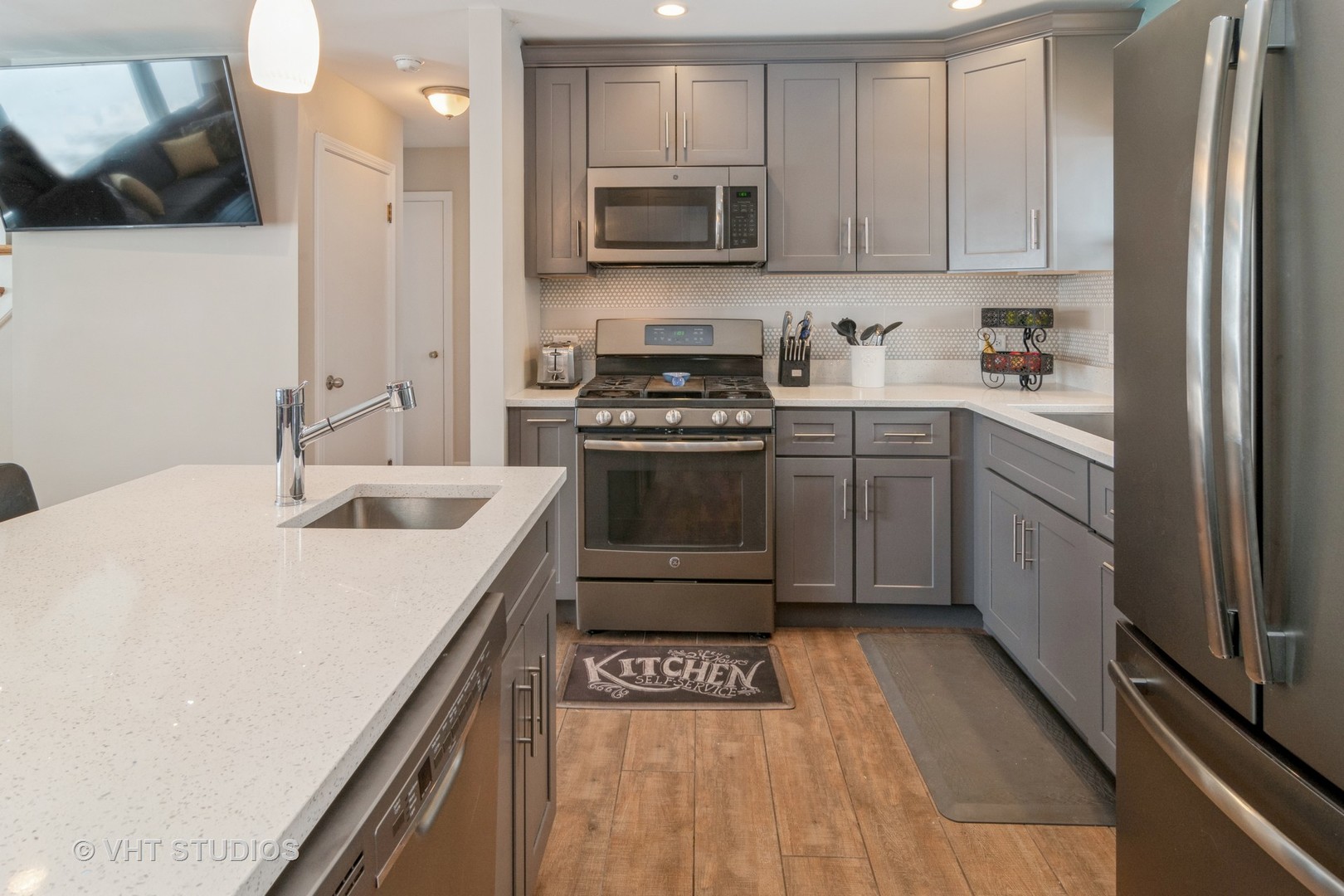 968 Spring Road Elmhurst, IL 60126 - Photo 5 of 22