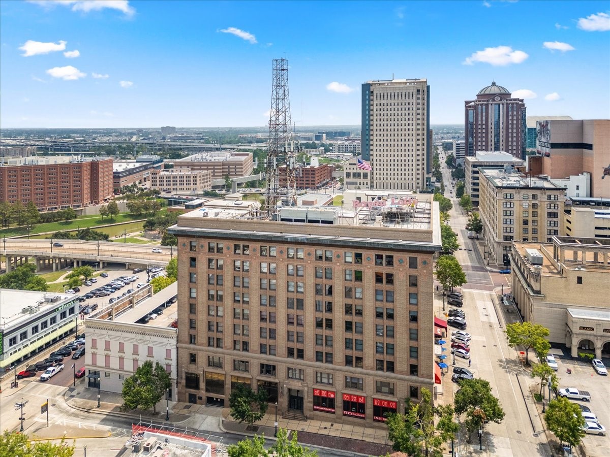 915 Franklin Street, Unit 9G Houston, TX 77002 - Photo 31 of 33
