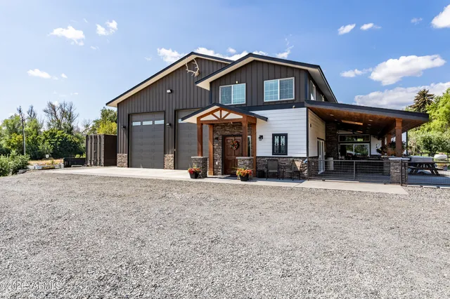 $899,000 | 1355 Cook Road, Yakima, WA 98908