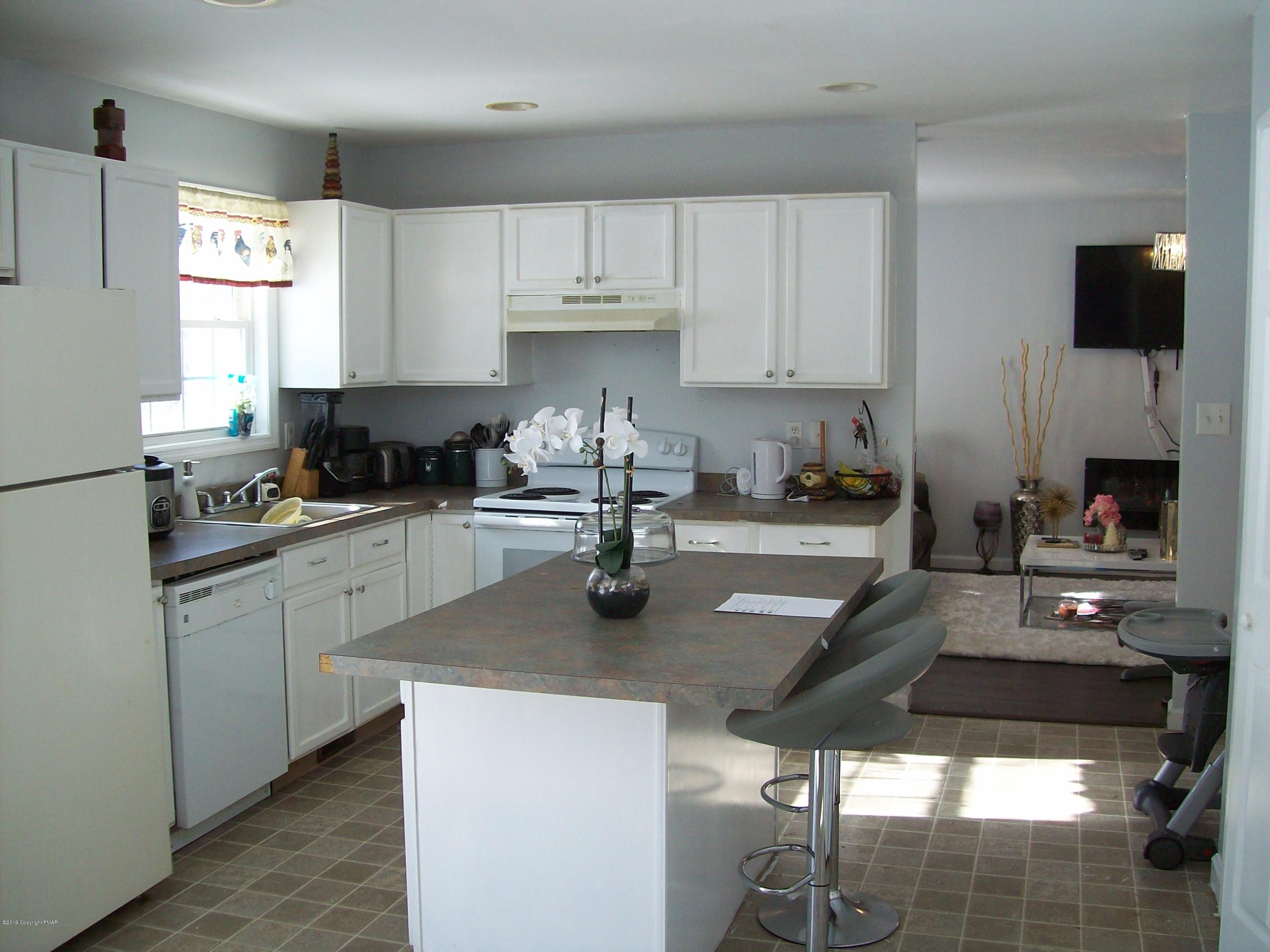 151 Lehman Road Bushkill, PA 18324 - Photo 19 of 21 Kitchen
