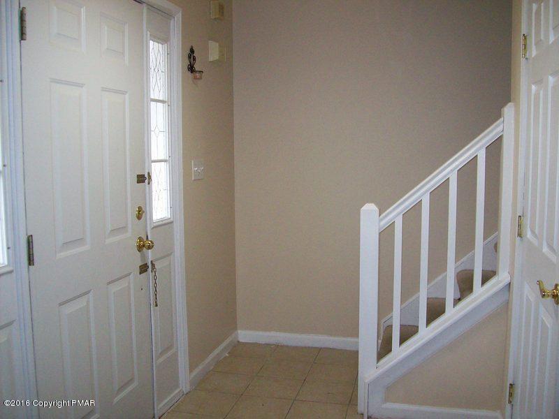 151 Lehman Road Bushkill, PA 18324 - Photo 9 of 21 Foyer