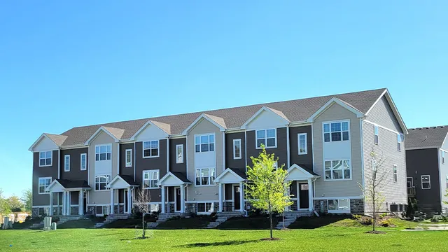 $312,990 | 6550 Linden Trail, Unit A, Wonder Lake, IL 60097