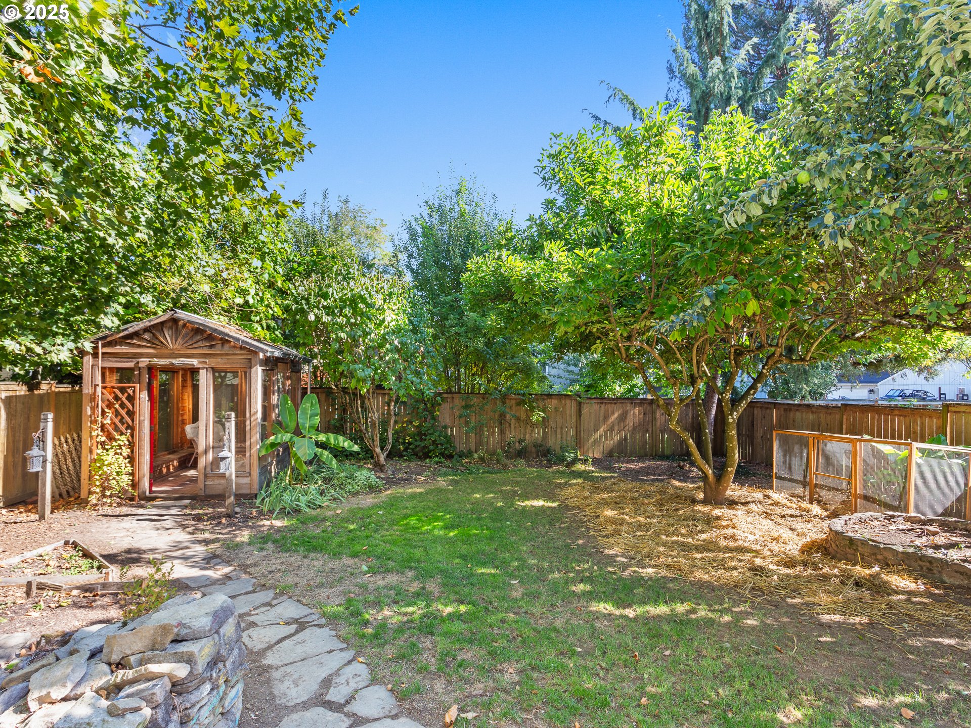 912 Northwest Fargo Street Camas, WA 98607 - Photo 35 of 44 a front view of a house with a yard