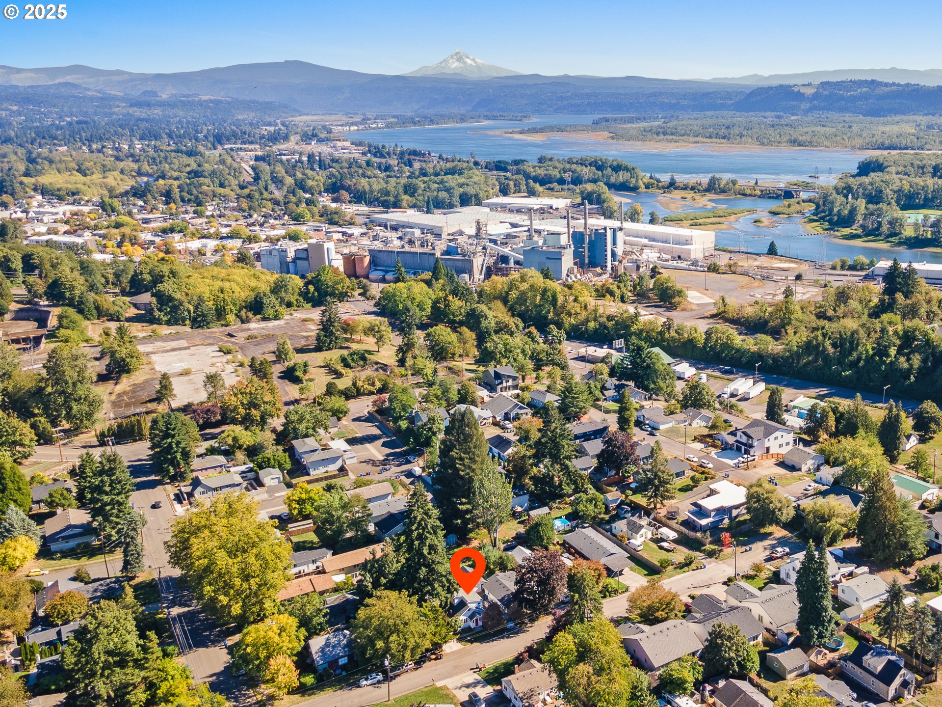 912 Northwest Fargo Street Camas, WA 98607 - Photo 44 of 44 a view of a city with mountains in the background