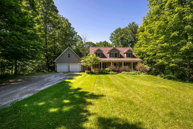 $775,000 | 258 Mending Walls Road, Manchester, VT 05254