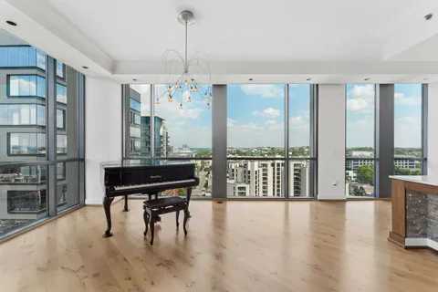 $1,350,000 | 900 20th Avenue South, Unit 1301, Nashville, TN 37212