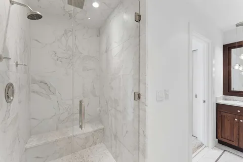 $1,350,000 | 900 20th Avenue South, Unit 1301, Nashville, TN 37212