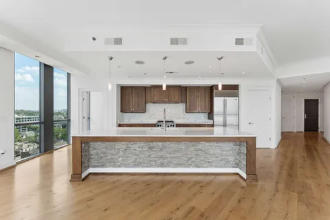 $1,350,000 | 900 20th Avenue South, Unit 1301, Nashville, TN 37212