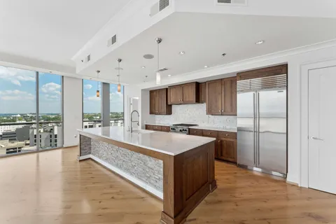 $1,350,000 | 900 20th Avenue South, Unit 1301, Nashville, TN 37212