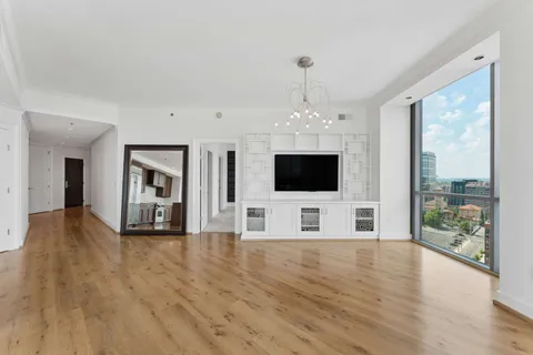 $1,350,000 | 900 20th Avenue South, Unit 1301, Nashville, TN 37212