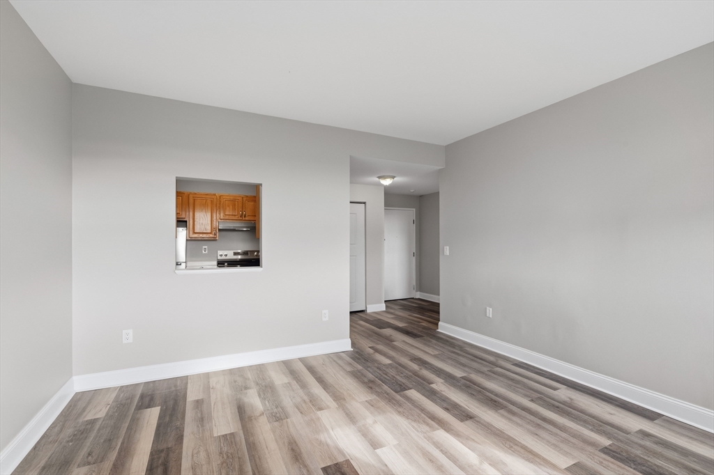164 High Street, Unit 402 Holyoke, MA 01040 - Photo 9 of 11