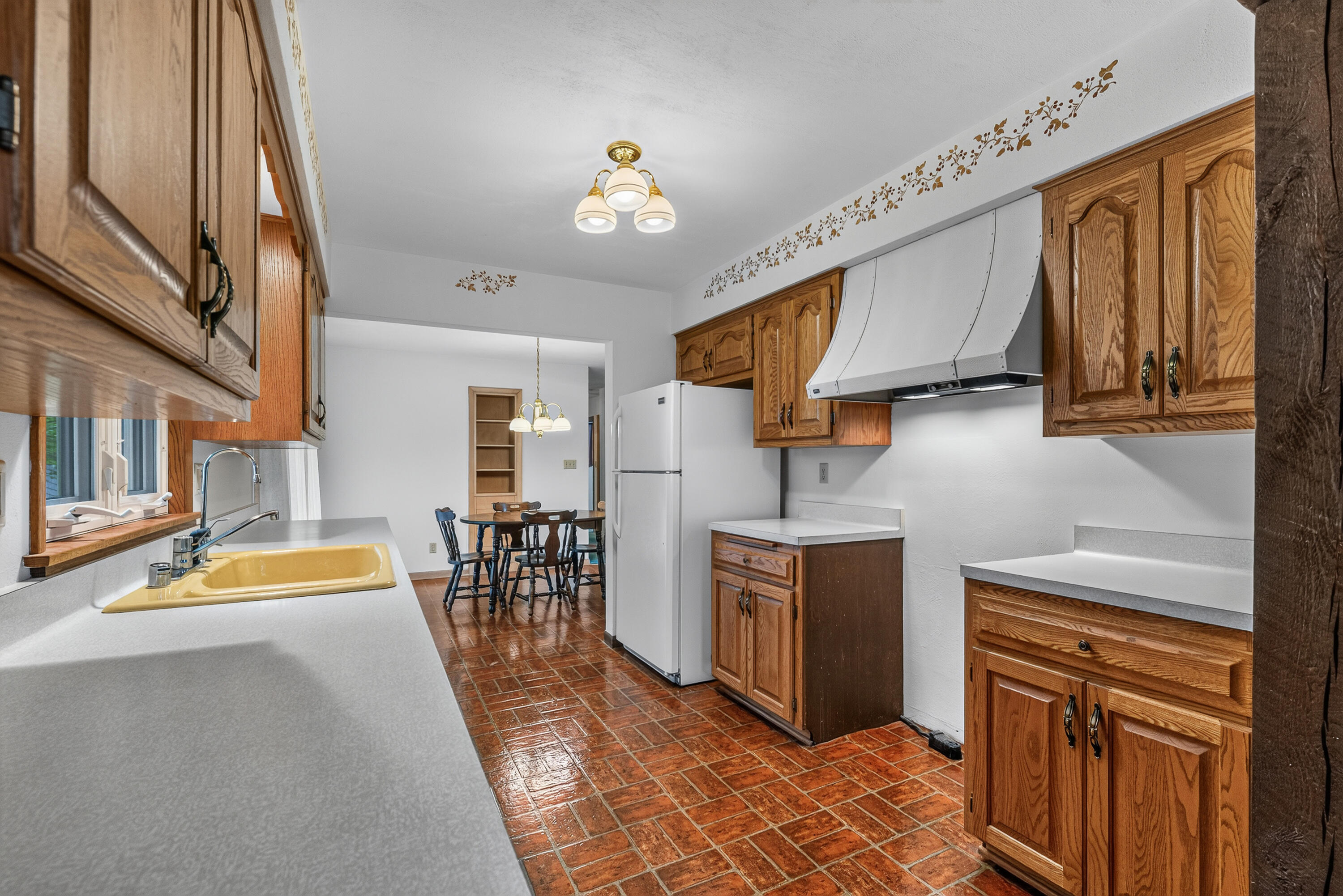 107 Edmaro Street Fredonia, WI 53021 - Photo 11 of 41 107 Edmaro St-16
