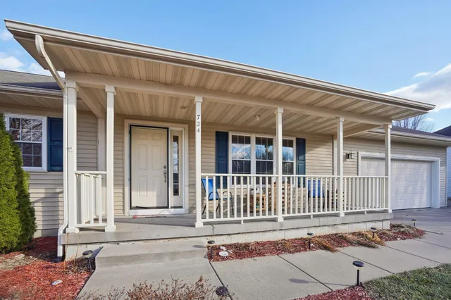 $409,000 | 724 Eastridge Drive, Reedsburg, WI 53959