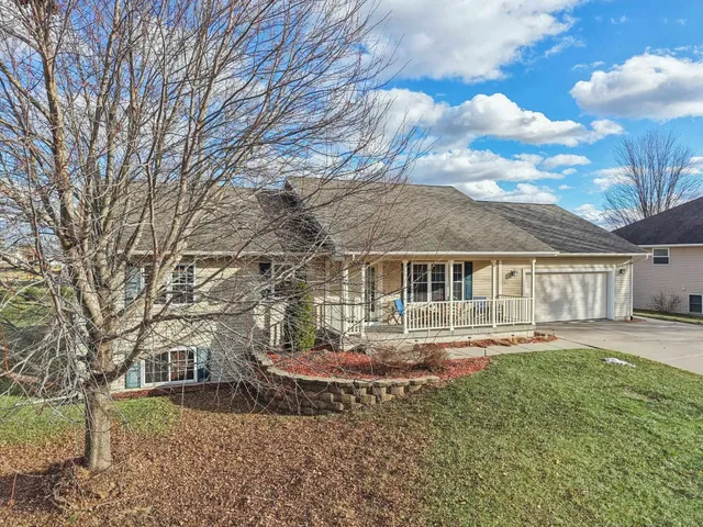 $409,000 | 724 Eastridge Drive, Reedsburg, WI 53959