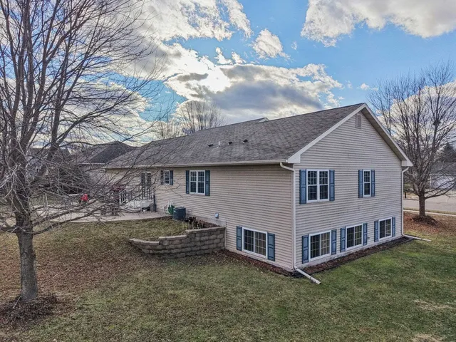 $409,000 | 724 Eastridge Drive, Reedsburg, WI 53959