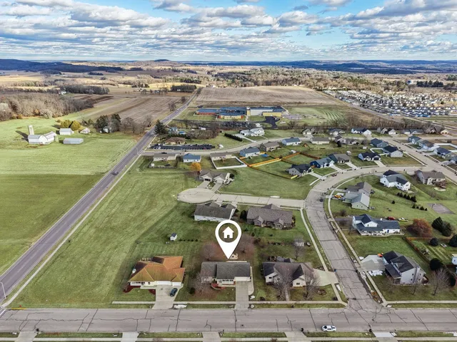 $409,000 | 724 Eastridge Drive, Reedsburg, WI 53959